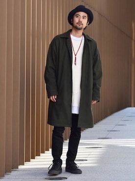 「黒パンツ」｜「アイテム（ステンカラーコート）」を使った、アッキーさん（メンズ・165cm）の冬コーディネート