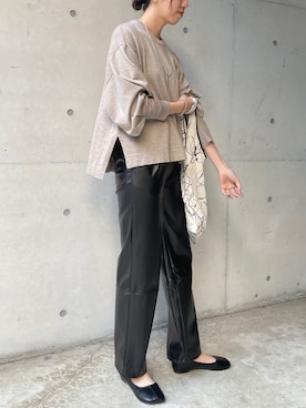「レザー」｜「アイテム（エコバッグ/サブバッグ）」を使った、shino hayasakiさん（レディース・165cm）の冬コーディネート