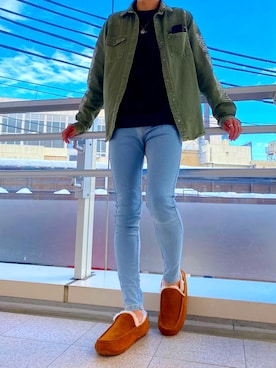 「アイテム（デニムジャケット、グリーン系）」を使った、ペンペンさん（メンズ・175cm）の冬コーディネート