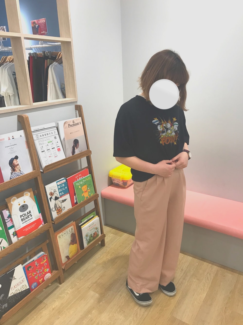 「E hyphen world galleryのHUEY DEWEY LOUIE Tシャツ（Tシャツ/カットソー、ブラック系）」を使った、miku.さん（レディース・163cm）の春コーディネートの1枚目の写真