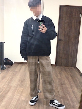 「kutir black（クティールブラック）の【kutir black】胸ジップ裏起毛スウェット（スウェット、ブラック系）」を使った、ゆいとさん（メンズ・170cm）の冬コーディネート