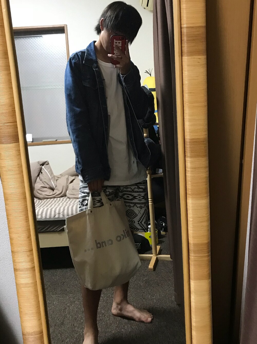 「春コーデ、ストリート、Tシャツ、デニム、ジージャン、ステューシー」｜「STUSSYのアイテム（Tシャツ/カットソー、ホワイト系）」を使った、こきさん（メンズ・167cm）の春コーディネートの1枚目の写真
