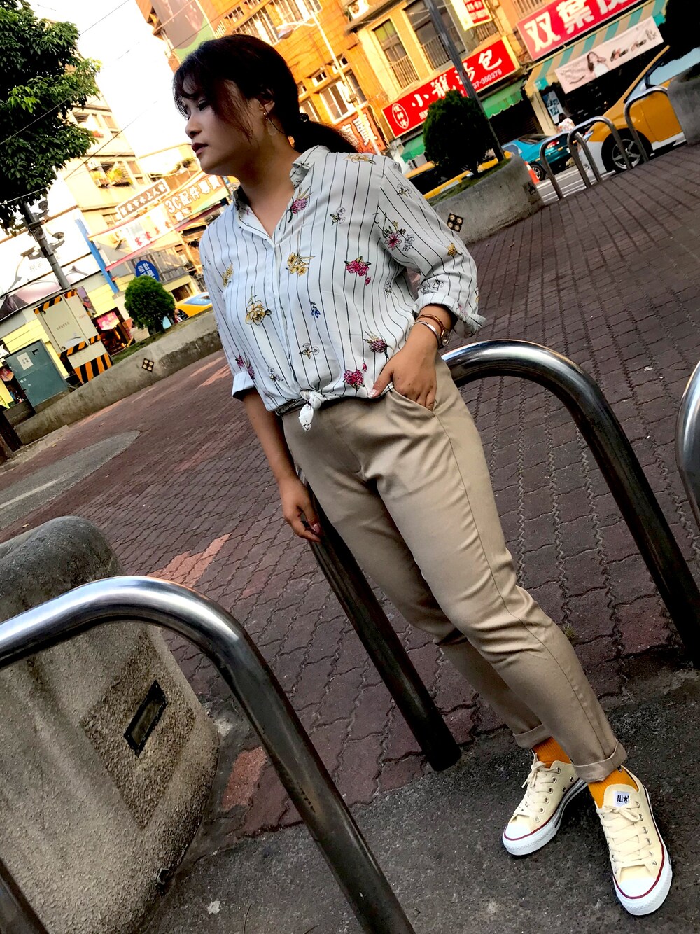 「bossini、bossini_wiwt」｜「Bossiniのアイテム（ブルゾン、ホワイト系）」を使った、Christine Chen さん（レディース・158cm）の秋コーディネートの1枚目の写真