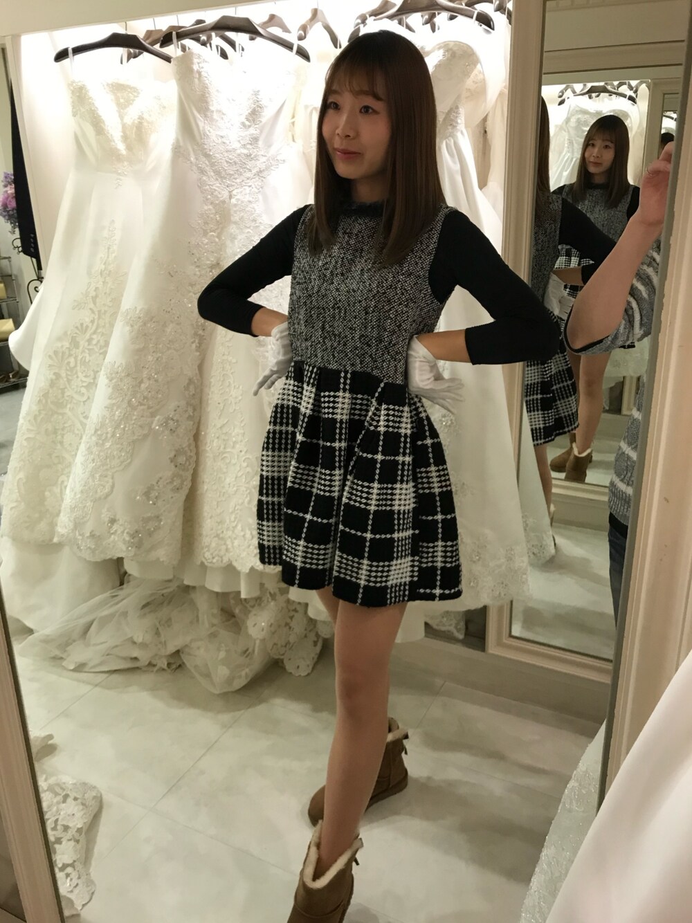 「初売りセールで買いました2019、UGG、LIZLISA、ドレス試着、冬、今日のコーデ、休日スタイル、ワンピース、ブーツ、雪靴」｜「LIZLISA dollのアイテム（ワンピース/ドレス、ブラック系）」を使った、ぺいさん（レディース・163cm）の冬コーディネートの1枚目の写真