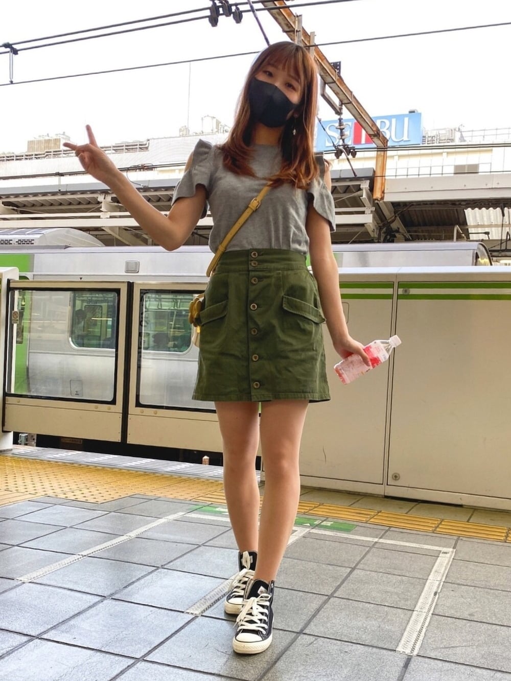「休日コーデ」｜「CONVERSEのアイテム（スニーカー、ブラック系）」を使った、ぺいさん（レディース・163cm）の夏コーディネートの1枚目の写真