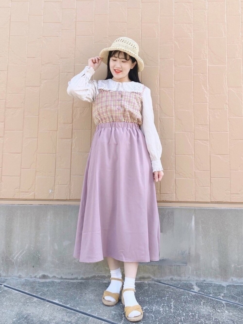 「paravion、パラビオン、パラコーデ、カジュアルガーリー」｜「14+のアイテム（ハット、ベージュ系）」を使った、natsumiさん（レディース・154cm）の春コーディネートの1枚目の写真