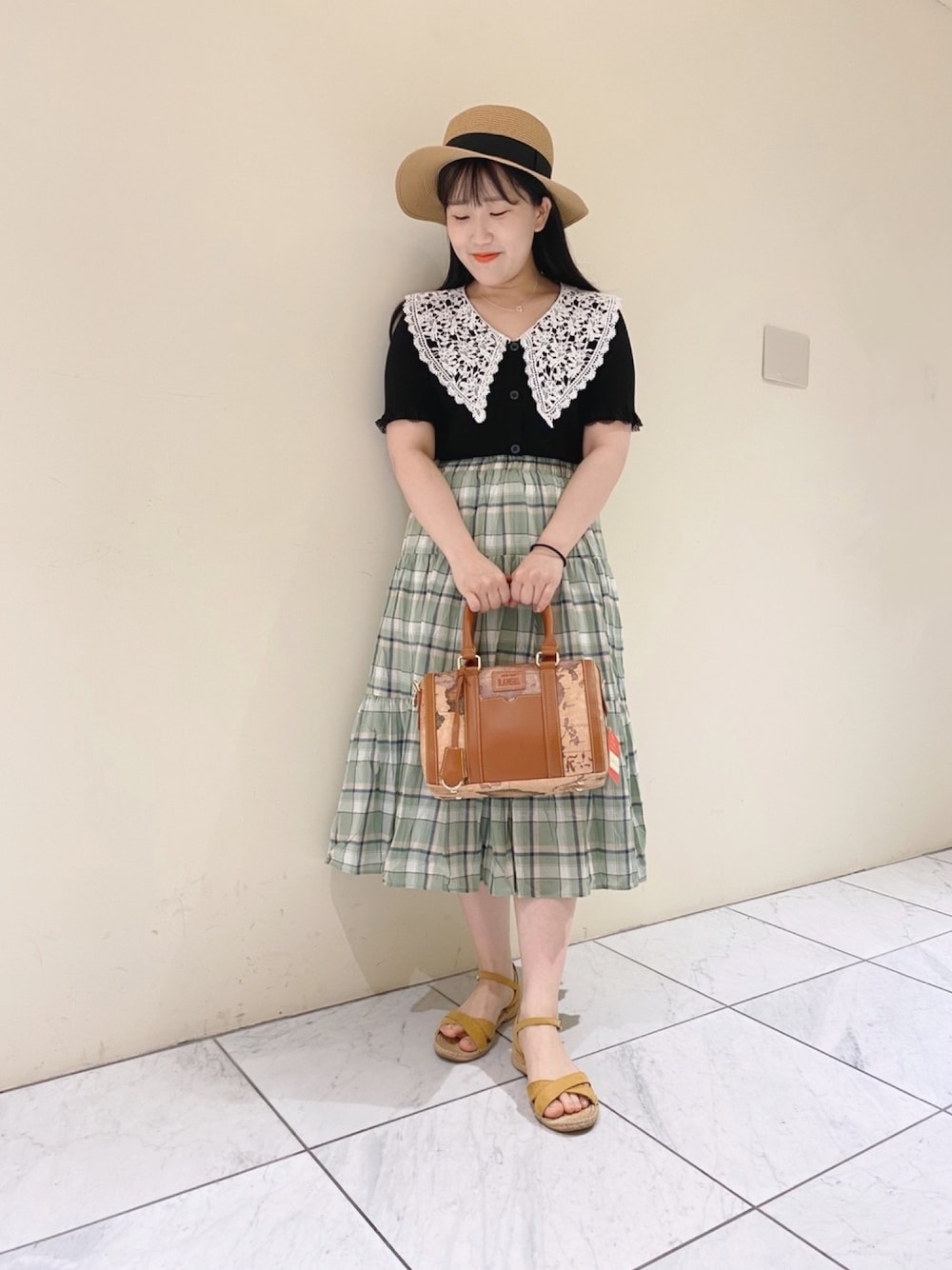 「paravion、パラビオン、パラコーデ、カジュアルガーリー」｜「Clice de Parisのk/地図柄ボストンBAG（ボストンバッグ、ブラウン系）」を使った、natsumiさん（レディース・154cm）の夏コーディネートの1枚目の写真