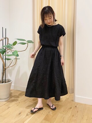 【アーバンリサーチドアーズ】ブラウジングワンピース ハードマンズリネン 黒 F アーバンリサーチドアーズ】ブラウジングワンピース ハード