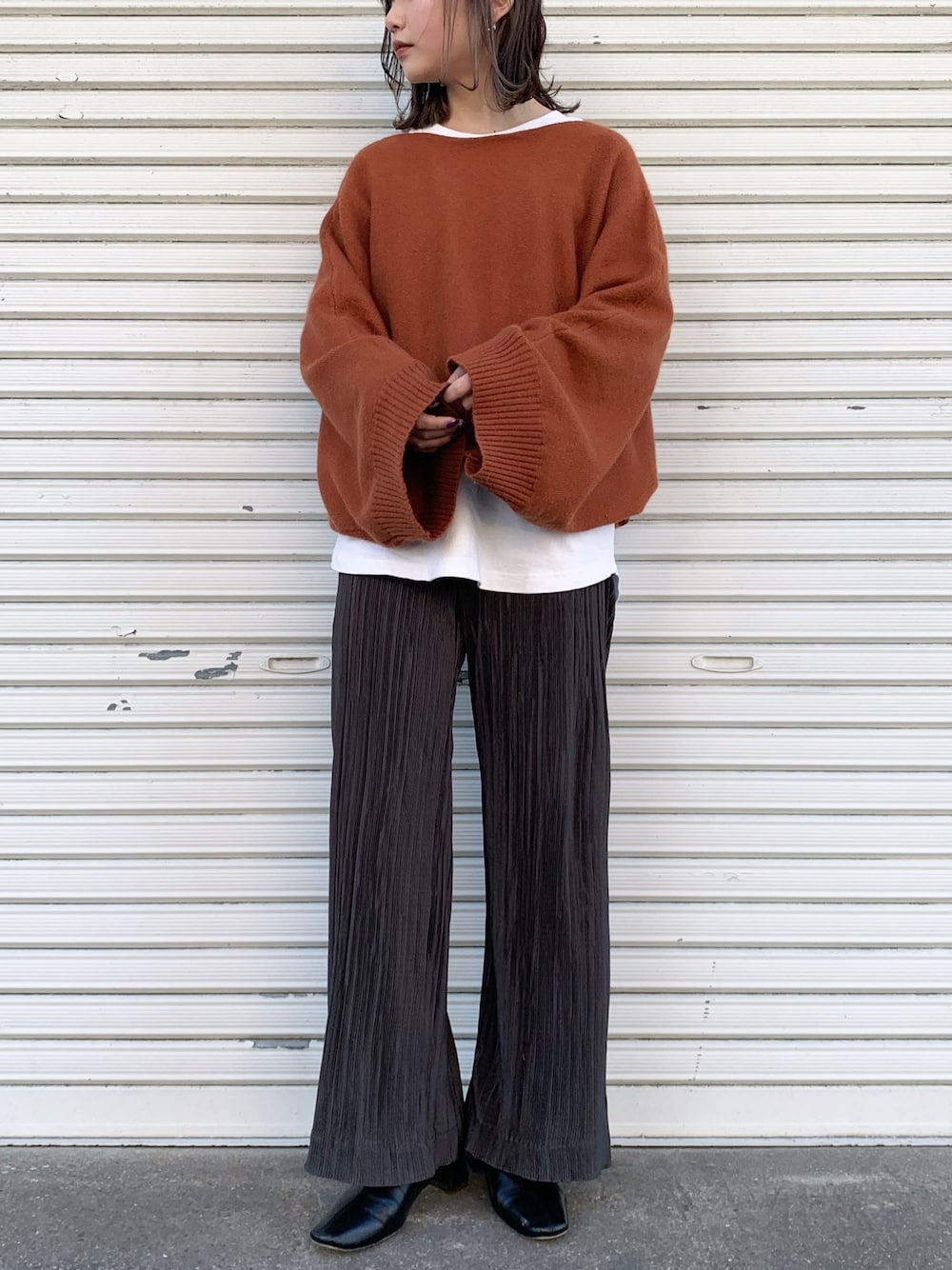 「URBAN RESEARCH DOORSのアイテム（パンツ、グレー系）」を使った、オクユウカさん（レディース・158cm）の冬コーディネートの1枚目の写真