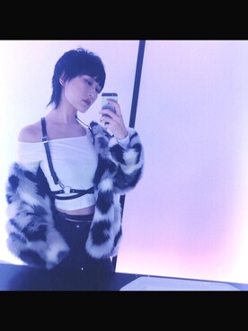 「VERSACE（ヴェルサーチ）のVersace - レギュラーフィット ストレートジーンズ - men - コットン/スパンデックス/ポリエステル - 29（デニムパンツ、ブラック系）」を使った、ミドリさん（レディース）の冬コーディネート