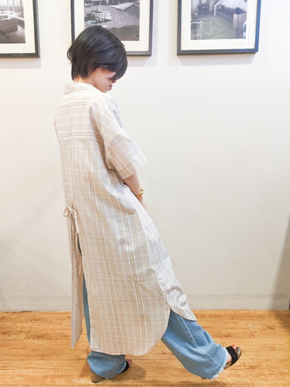 「リラックススタイル」｜「SHOO・LA・RUEのバックリボンシャツワンピース（ワンピース、ベージュ系）」を使った、kondoさん（レディース・149cm）の春コーディネートの1枚目の写真