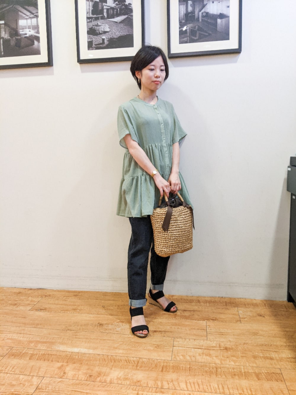 「大人コーデ、低身長」｜「SHOO・LA・RUEのペーパーソフトリボンミニトート（トートバッグ、ベージュ系）」を使った、kondoさん（レディース・149cm）の夏コーディネートの1枚目の写真