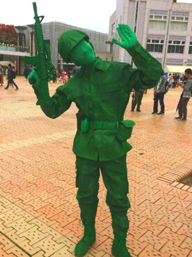 「wearhalloween2017」｜「アイテム（おもちゃ）」を使った、meteoさん（メンズ・175cm）の秋コーディネート