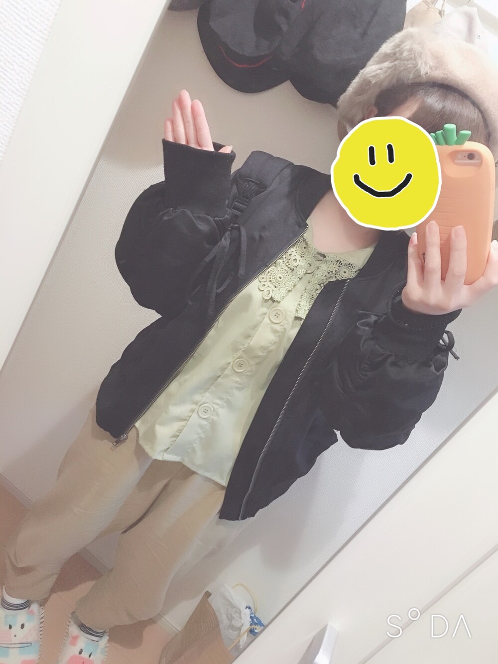 「自己満足、コーデ記録、ゆるかわ、ベレー帽×メガネ」｜「apres jourのアイテム（シャツ/ブラウス、グリーン系）」を使った、Maron*さん（レディース・153cm）の春コーディネートの1枚目の写真