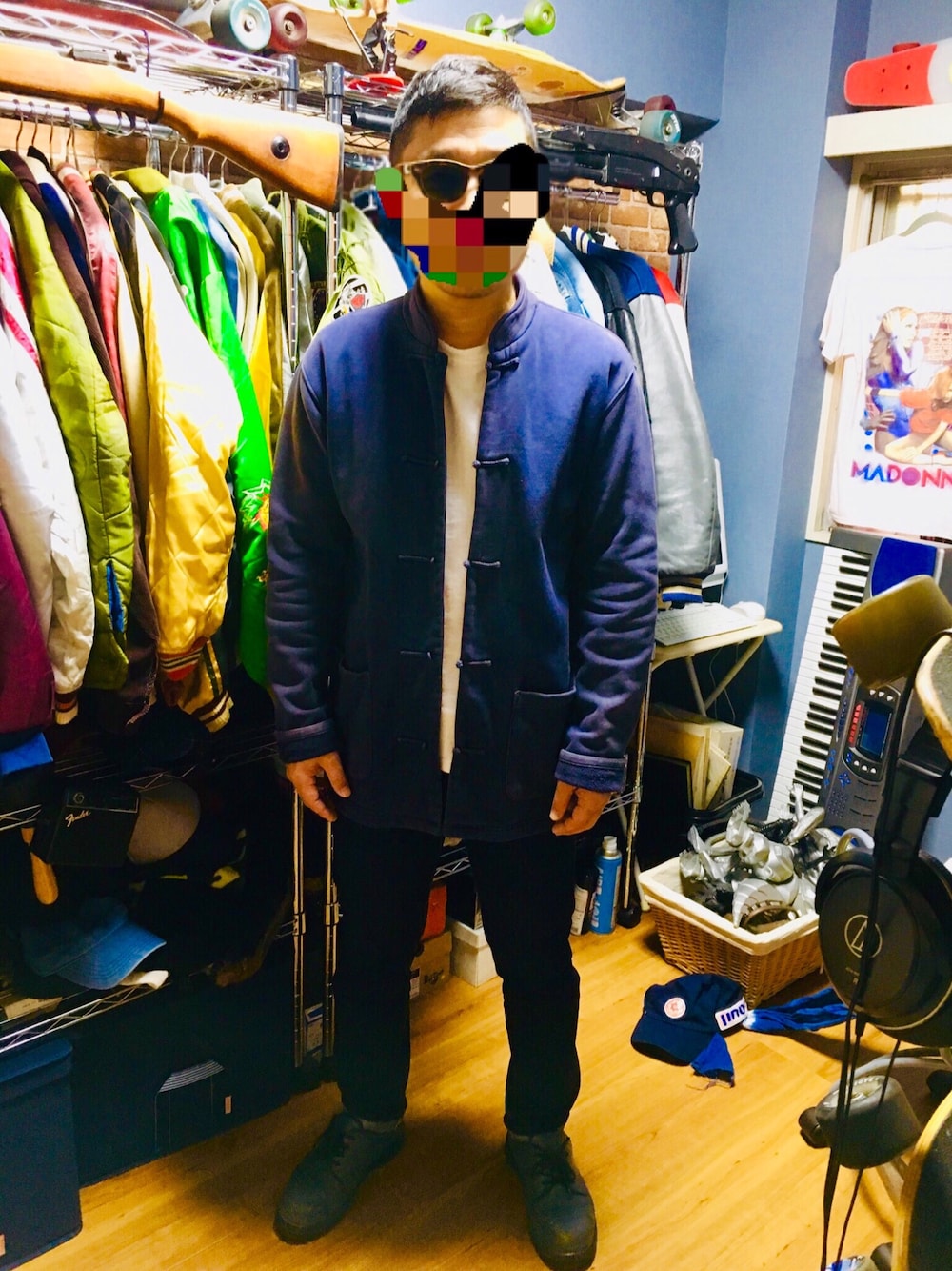 「春コーデ、シンプル、オトナカジュアル、古着、チャイナ、used、カジュアル、street、RAYBAN」｜「BLUE BLUEのアイテム（その他アウター、ブルー系）」を使った、中学６年生さん（メンズ・170cm）の春コーディネートの1枚目の写真