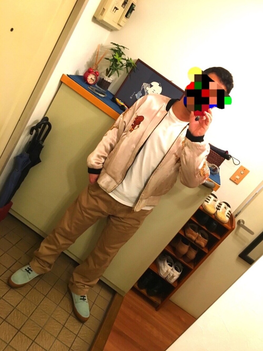 「シンプル、春コーデ、休日スタイル、古着MIX、used、古着、大人コーデ、スカジャン、ベトジャン、春」｜「no brandのアイテム（ミリタリージャケット、ピンク系）」を使った、中学６年生さん（メンズ・170cm）の春コーディネートの1枚目の写真