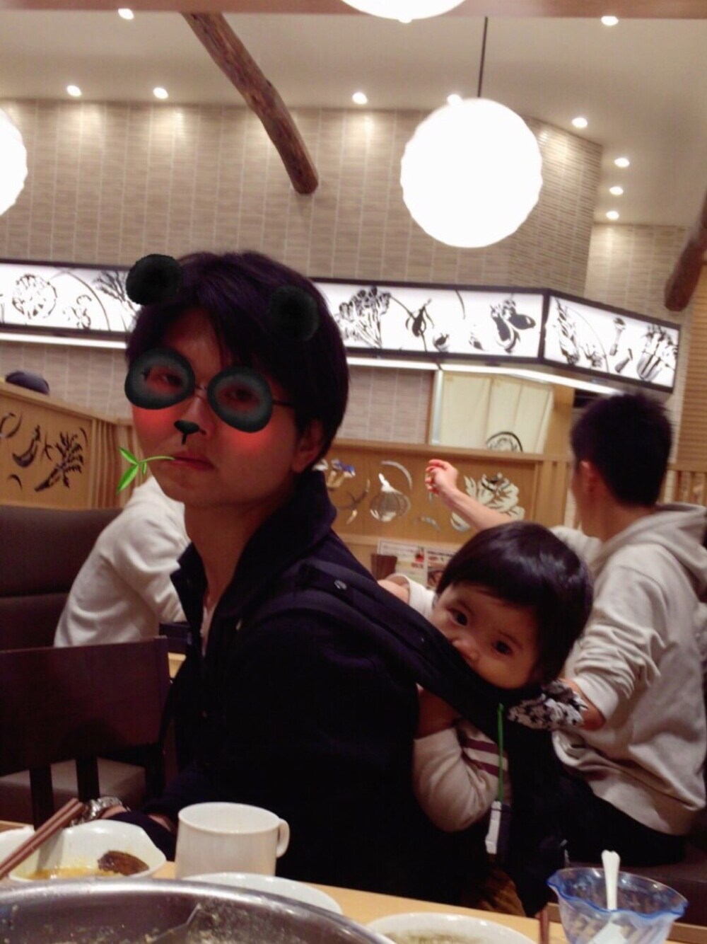 ブラック系のつなぎ/オールインワンを着用したメンズの冬コーディネートの1枚目の写真