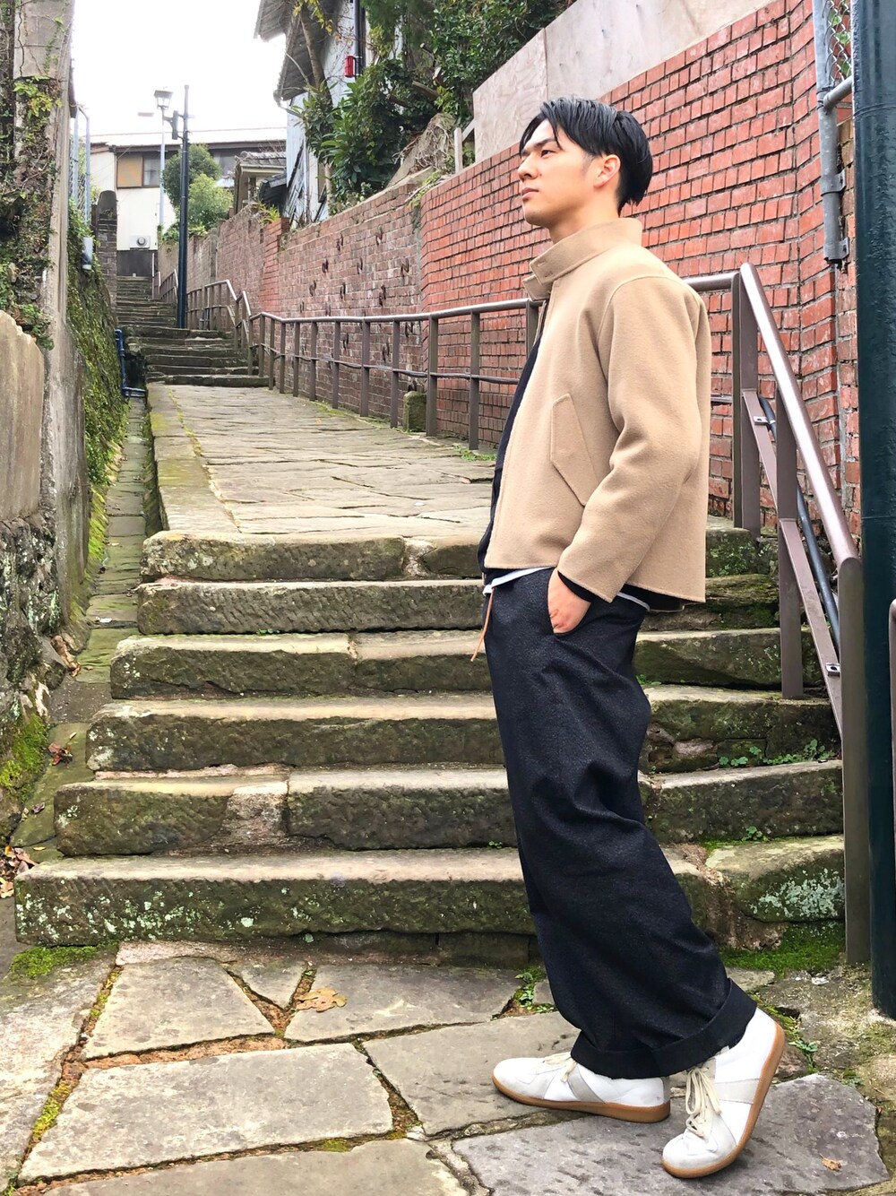 「ベージュ×ブラック」｜「AURALEEの＜AURALEE＞HAND SEWN  BLOUSON/ﾌﾞﾙｿﾞﾝ. ◆（ブルゾン、ベージュ系）」を使った、yoshiro111さん（メンズ・176cm）の冬コーディネートの1枚目の写真