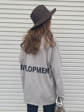 「バックロゴ」｜「アイテム（デニムパンツ）」を使った、ちぴょんさん（レディース・162cm）の春コーディネート