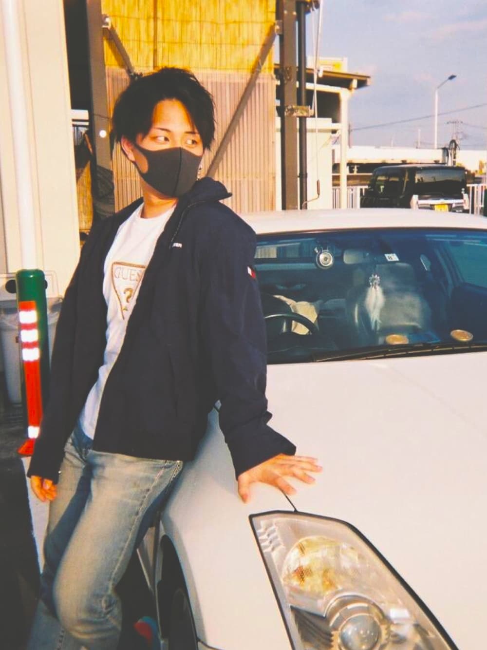「春コーデ、いまぴよこーで、Tommy hilfiger、guess、GU、NIKE、カイリー6、Z33、静岡旅行、これで俺もWEARマスター」｜「TOMMY HILFIGERのJS M NEW TOMMY YACHT JACKET（ナイロンジャケット、ブルー系）」を使った、じょーさん（メンズ・173cm）の春コーディネートの1枚目の写真