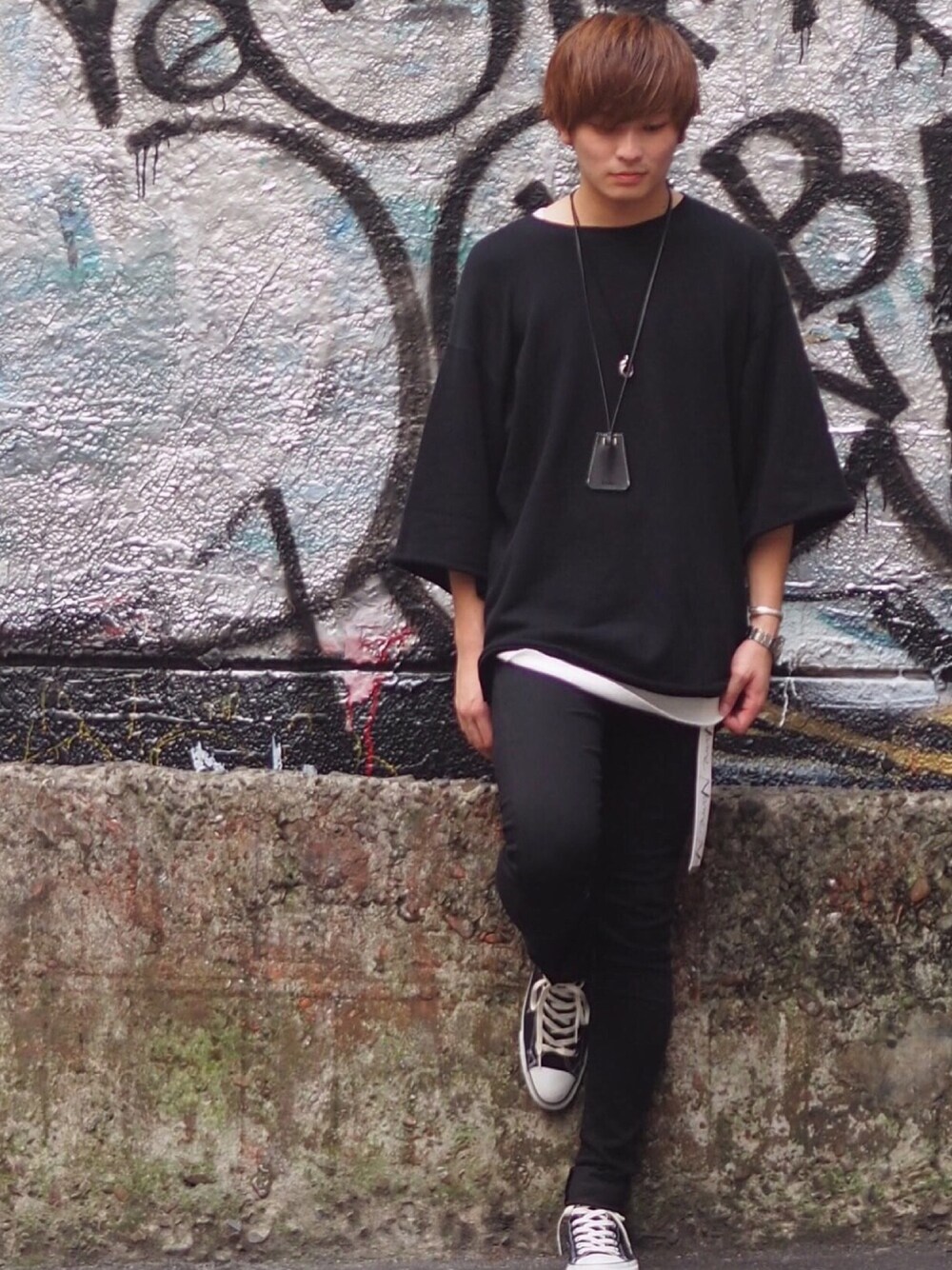 「シンプル、ootd、黒、オーバーサイズ、LIDnM、Vシルエット、モノトーン」｜「417 EDIFICEの◇30/10 ウラケ BIG 5S SWEAT（Tシャツ/カットソー、ブラック系）」を使った、ユウトさん（メンズ・177cm）の秋コーディネートの1枚目の写真