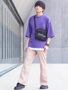 スラックス ベージュ系 を使った 紫 のメンズ人気ファッションコーディネート Wear