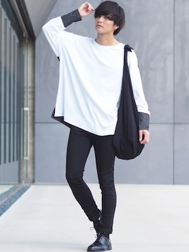 「YON（ヨン）のアイテム（トップス）」を使った、ユウトさん（メンズ・177cm）の秋コーディネート