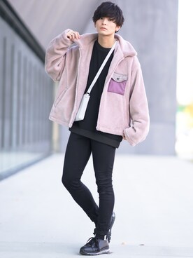 ピンク系のアイテムを使った モコモコアウター のメンズ人気ファッションコーディネート Wear