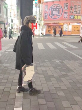 「Yohji Yamamoto（ヨウジヤマモト）のアイテム（レッグウェア）」を使った、hitomiさん（レディース・166cm）の冬コーディネート