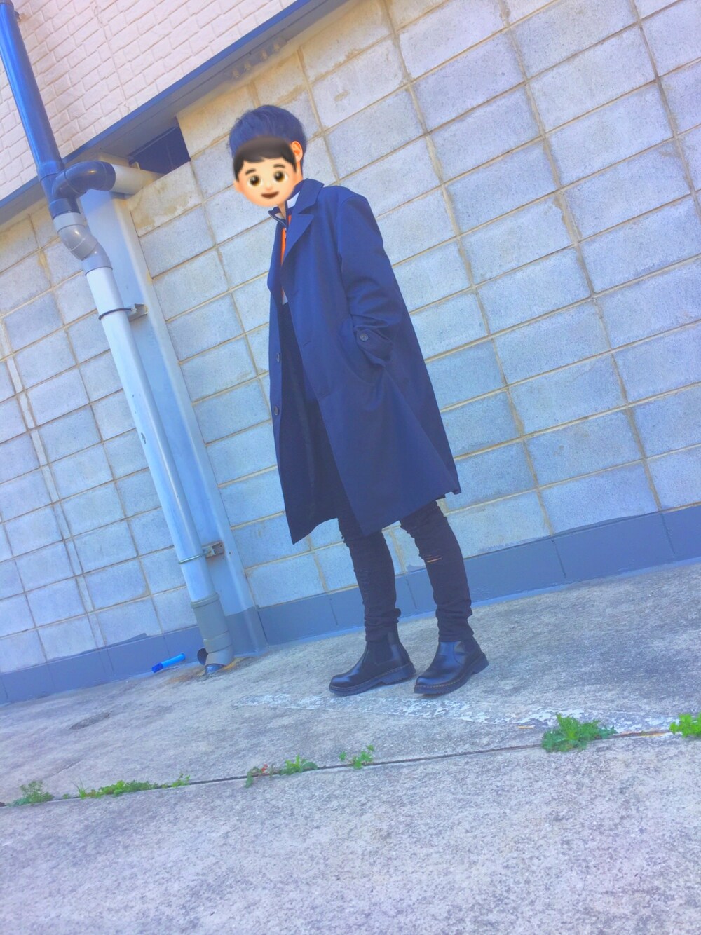 「おしゃれさんと繋がりたい、はるコーデ、黒スキニー、シンプルコーデ、フォローお願いします」｜「H&Mのアイテム（デニムパンツ、ブラック系）」を使った、anji さん（メンズ・175cm）の春コーディネートの1枚目の写真