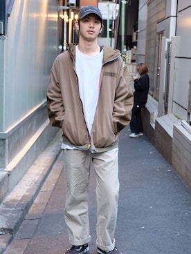 「オリーブ」｜「アイテム（チノパンツ）」を使った、ダイキさん（メンズ・176cm）の秋コーディネート