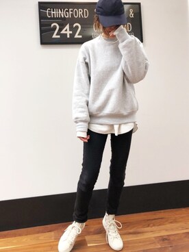 「Spick & Span（スピックアンドスパン）の【Champion】リバースウィーブプルオーバー◆（スウェット、グレー系）」を使った、meeeeeさん（レディース・160cm）の冬コーディネート