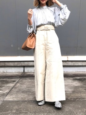 「アイテム（パンプス、グレー系）」を使った、meaningさん（レディース・157cm）の春コーディネート