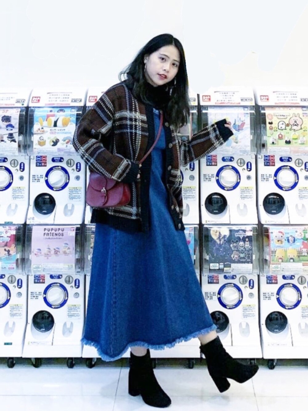 「girl、ootd、winter、Cowboy、outerwear」｜「Zatchelsのアイテム（バッグ、レッド系）」を使った、Chun💚さん（レディース・155cm）の冬コーディネートの1枚目の写真