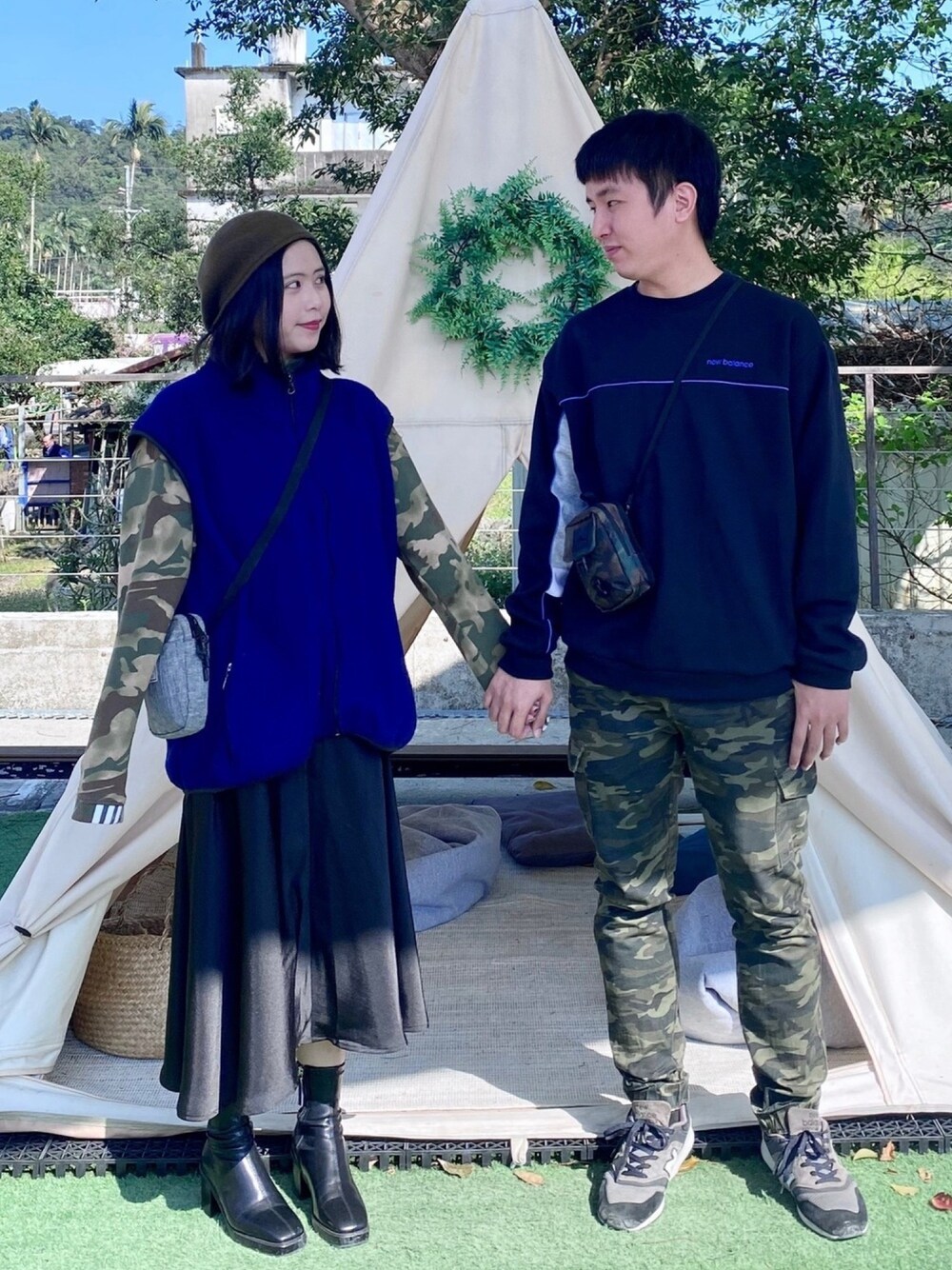 「coupleoutfit、couplelook、couplewear、winter、ootd、blue、black、gray、camouflage」｜「Championのアイテム（ベスト、ブルー系）」を使った、Chun💚さん（レディース・155cm）の冬コーディネートの1枚目の写真