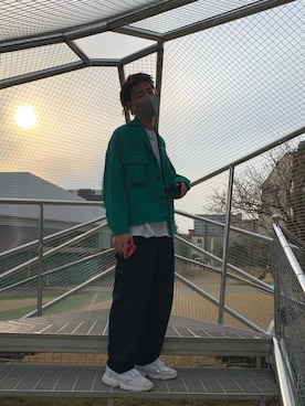 「HARE（ハレ）のアイテム（テーラードジャケット、グリーン系）」を使った、lリヤさん（メンズ・179cm）の春コーディネート