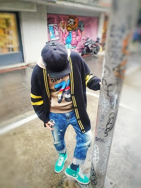 「DSQUARED2（ディースクエアード）のアイテム（スウェット）」を使った、mdrz1128さん（メンズ・170cm）の冬コーディネート