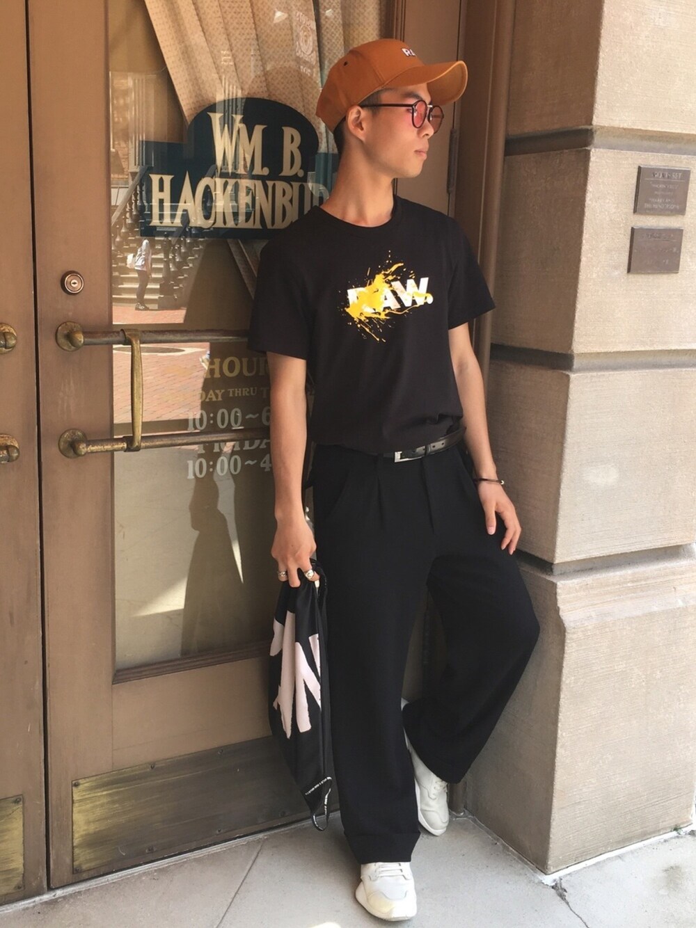 「G-STAR RAW(G-STAR RAW)、yohjiyamamoto、RICK OWENS、LouisVuitton、休日スタイル、春コーデ、モード」｜「G-STAR RAWのアイテム（キャップ、オレンジ系）」を使った、ユウスケさん（メンズ・165cm）の春コーディネートの1枚目の写真