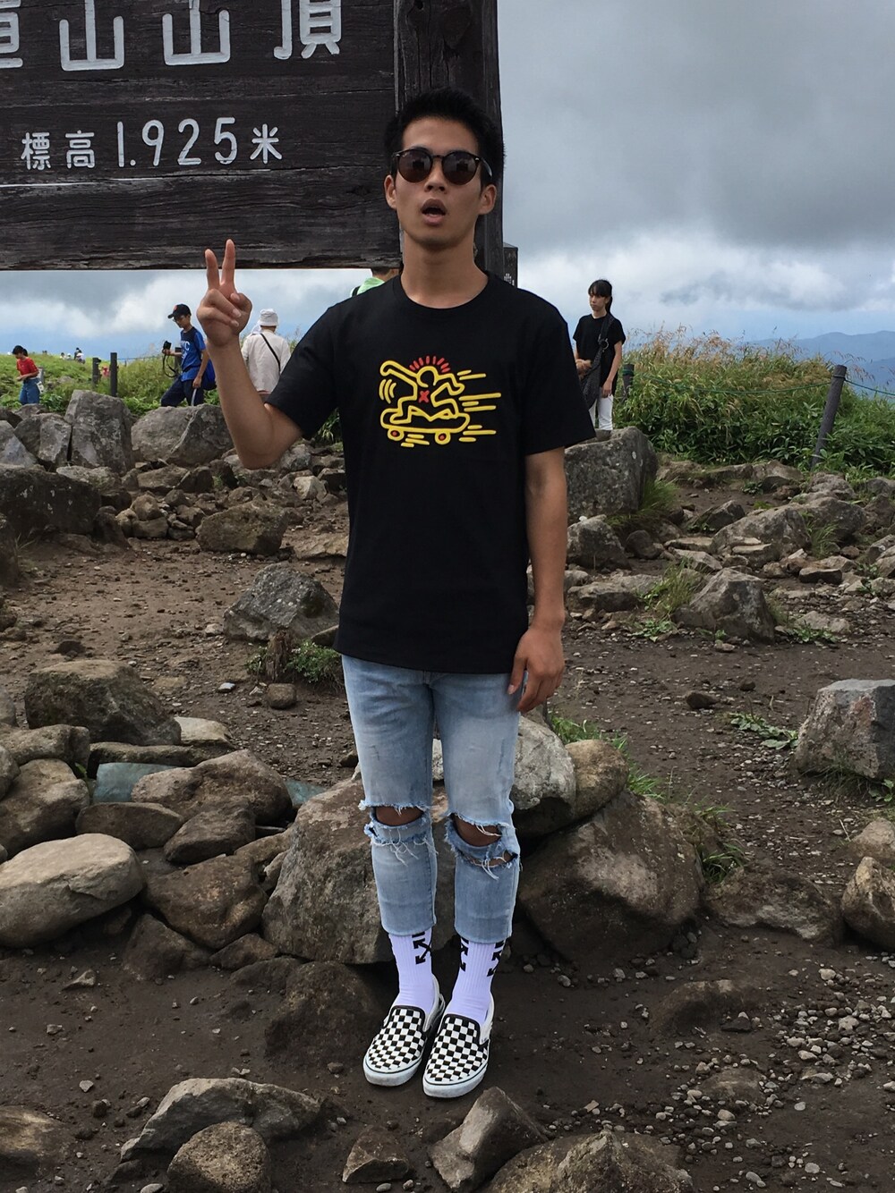 「COACH、VANS、off white、H&M、ray ban、BALENCIAGA、ootd、夏」｜「COACHのアイテム（Tシャツ/カットソー、ブラック系）」を使った、ユウスケさん（メンズ・165cm）の夏コーディネートの1枚目の写真