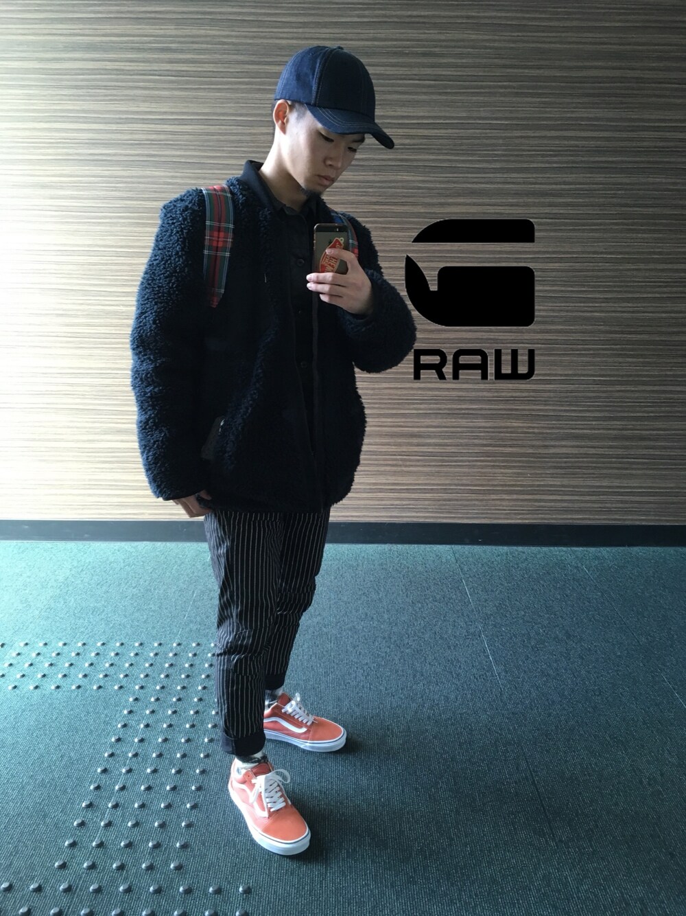 「Levi's、G-STAR RAW(G-STAR RAW)、J.W.anderson、JWANDERSON、UNIQLO、stance socks、VANS、冬、ボアジャケット」｜「Levi'sのデニムベースボール　キャップ（キャップ、ブルー系）」を使った、ユウスケさん（メンズ・165cm）の冬コーディネートの1枚目の写真