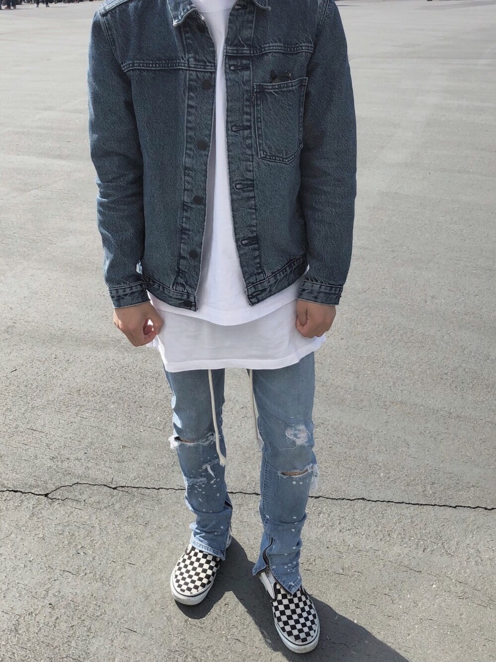 「Levi's、united arrows、H&M、VANS、デニム、デニムオンデニム、春コーデ、ビッグシルエット、ootd、デニムジャケット」｜「Levi'sのアイテム（デニムジャケット、ブルー系）」を使った、ユウスケさん（メンズ・165cm）の春コーディネートの1枚目の写真