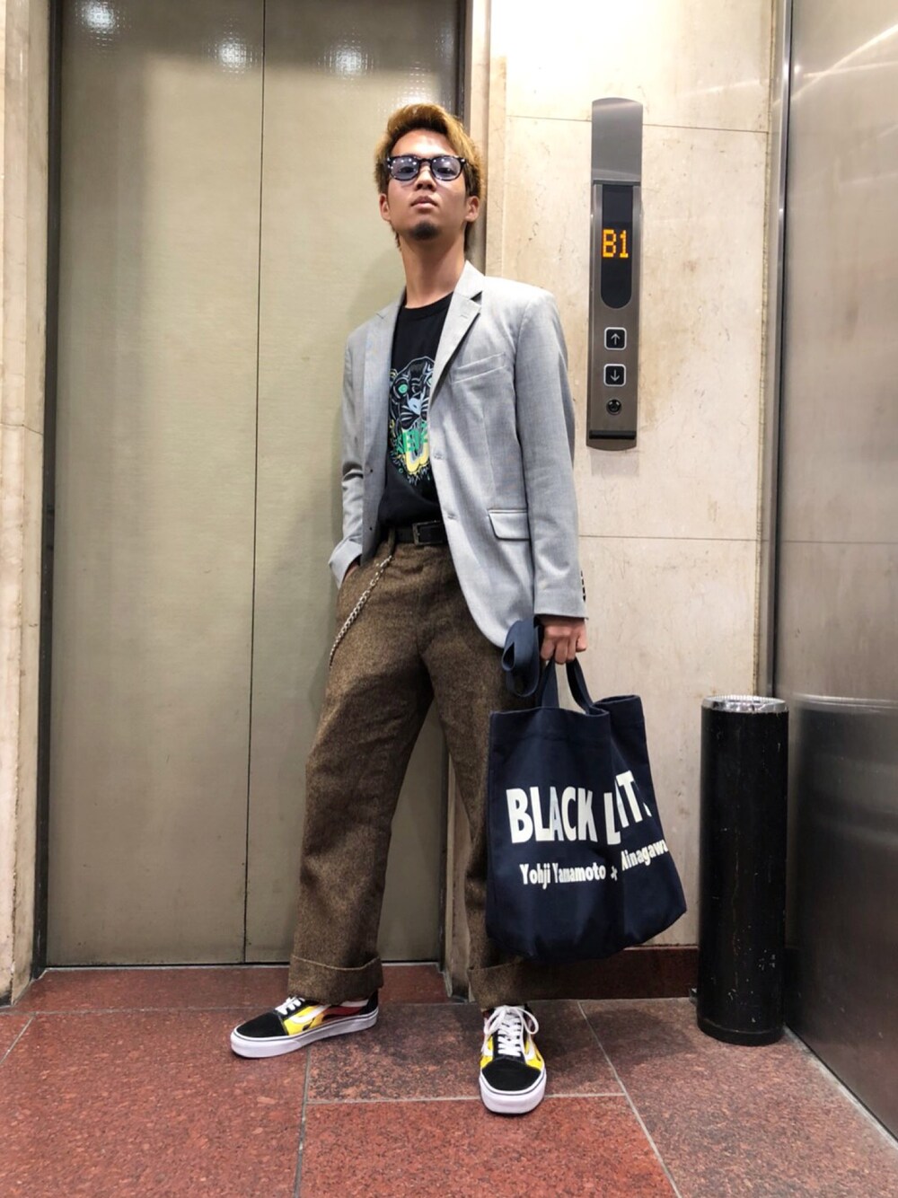 「GU、KENZO、yohjiyamamoto、VANS、大人カジュアル、古着、スーツスタイル、春コーデ」｜「GUのアイテム（スーツジャケット、グレー系）」を使った、ユウスケさん（メンズ・165cm）の春コーディネートの1枚目の写真