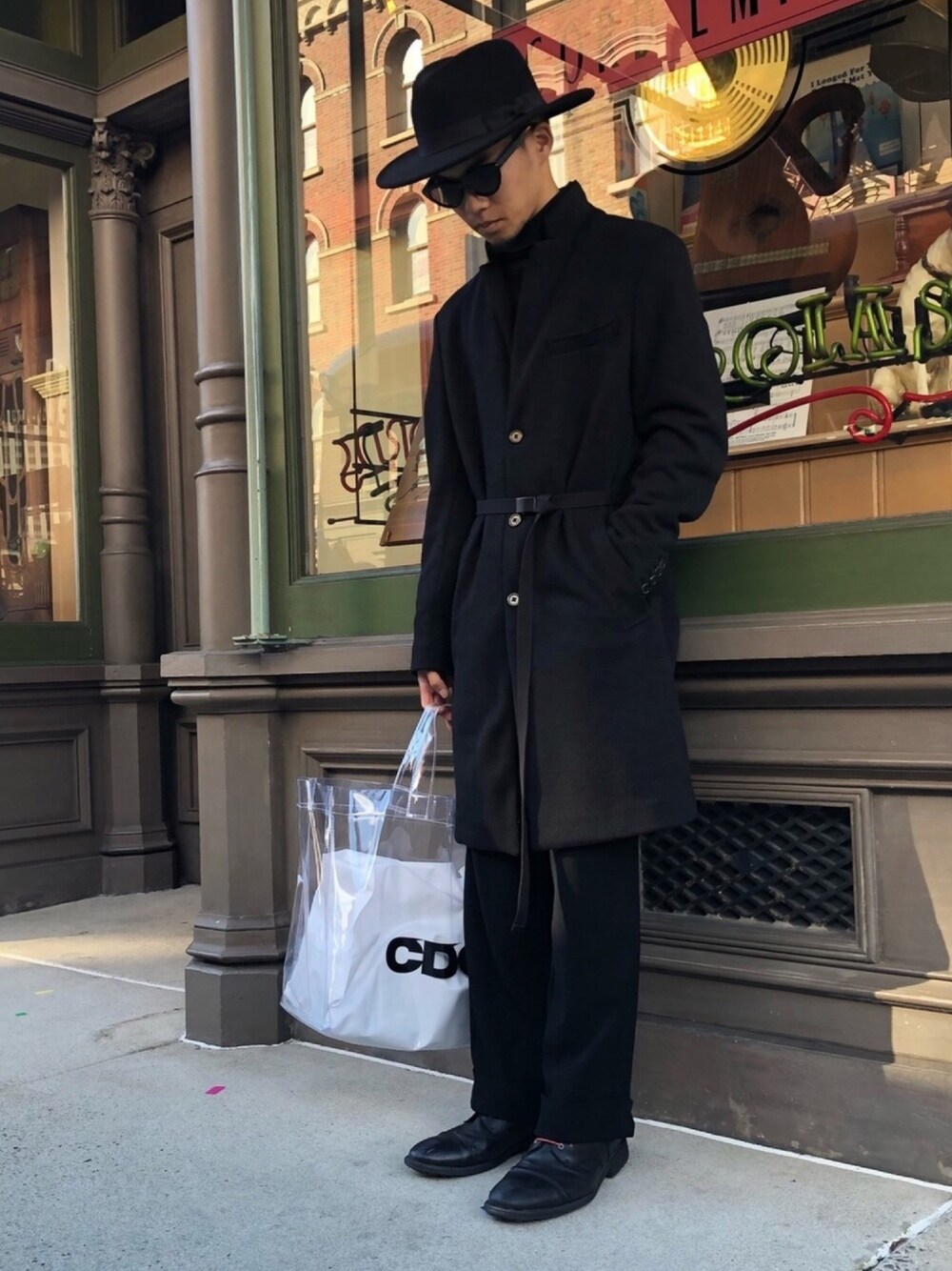 「GU、HARE、yohjiyamamoto、COMME des GARCONS、ZARA、オトナカジュアル、秋のコーデ、大人カジュアル、ZOZO公認ユーザー、ストリート服が好き」｜「GUのアイテム（チェスターコート、ブラック系）」を使った、ユウスケさん（メンズ・165cm）の秋コーディネートの1枚目の写真