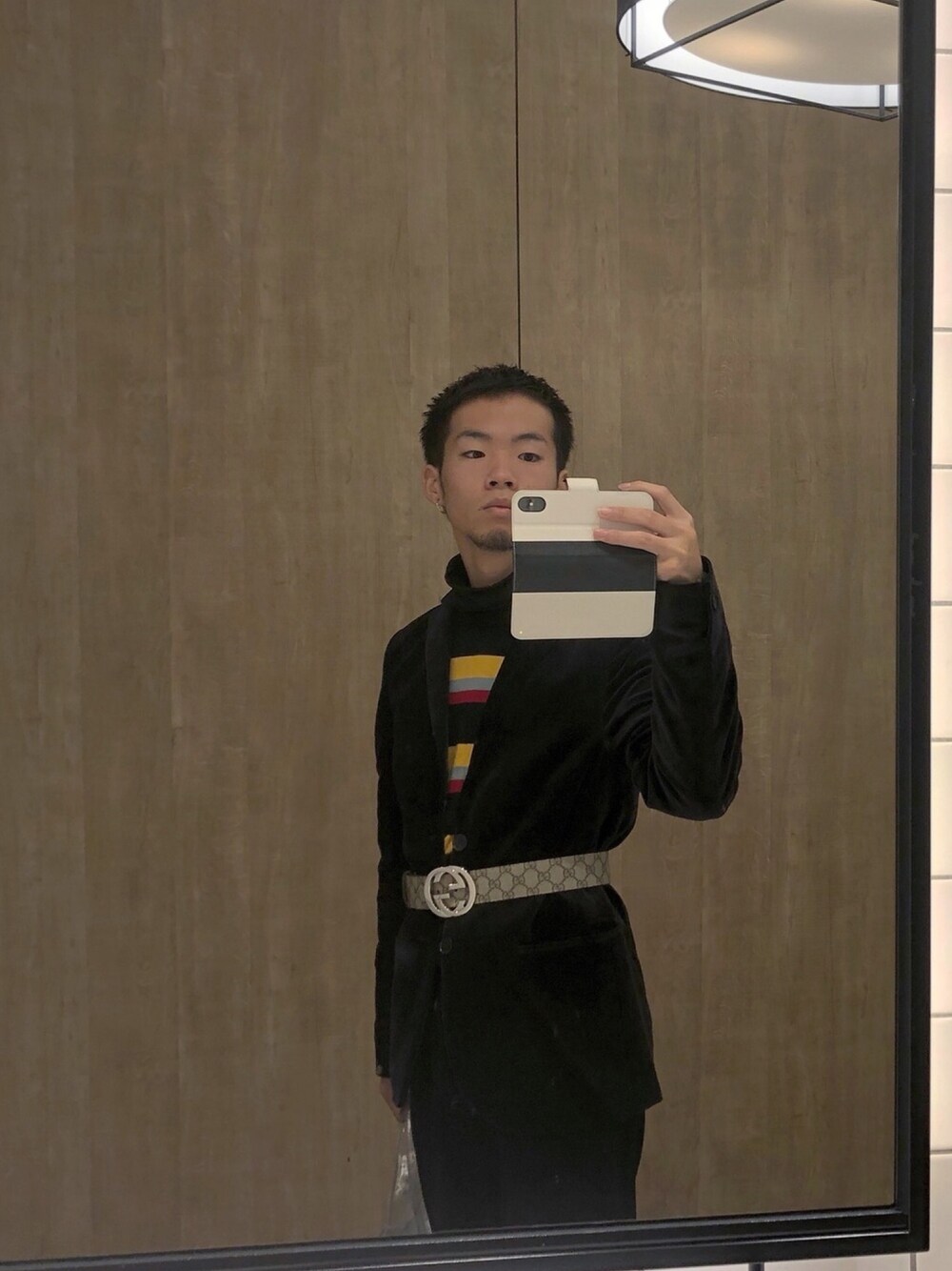 「JWANDERSON、H&M、GUCCI、COMME des GARCONS、UNIQLO、オトナカジュアル、冬コーデ、韓国ファッション、大学生、モード」｜「JW Andersonのアイテム（ニット/セーター、ブラック系）」を使った、ユウスケさん（メンズ・165cm）の冬コーディネートの1枚目の写真
