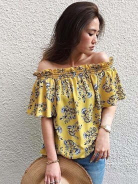 「アイテム（シャツ/ブラウス、イエロー系）」を使った、UNRELISH　OFFICIALさん（レディース・155cm）の春コーディネート