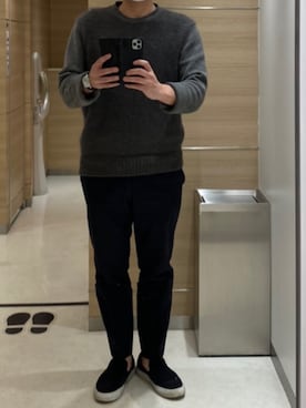 「STELLA McCARTNEY（ステラマッカートニー）のアイテム（ニット/セーター、グレー系）」を使った、よだいめさん（メンズ・161cm）の冬コーディネート