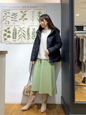 「レザースカート」｜「アイテム（ナイロンジャケット）」を使った、ルクールブラン横浜ジョイナス店スタッフさん（レディース・161cm）の秋コーディネート