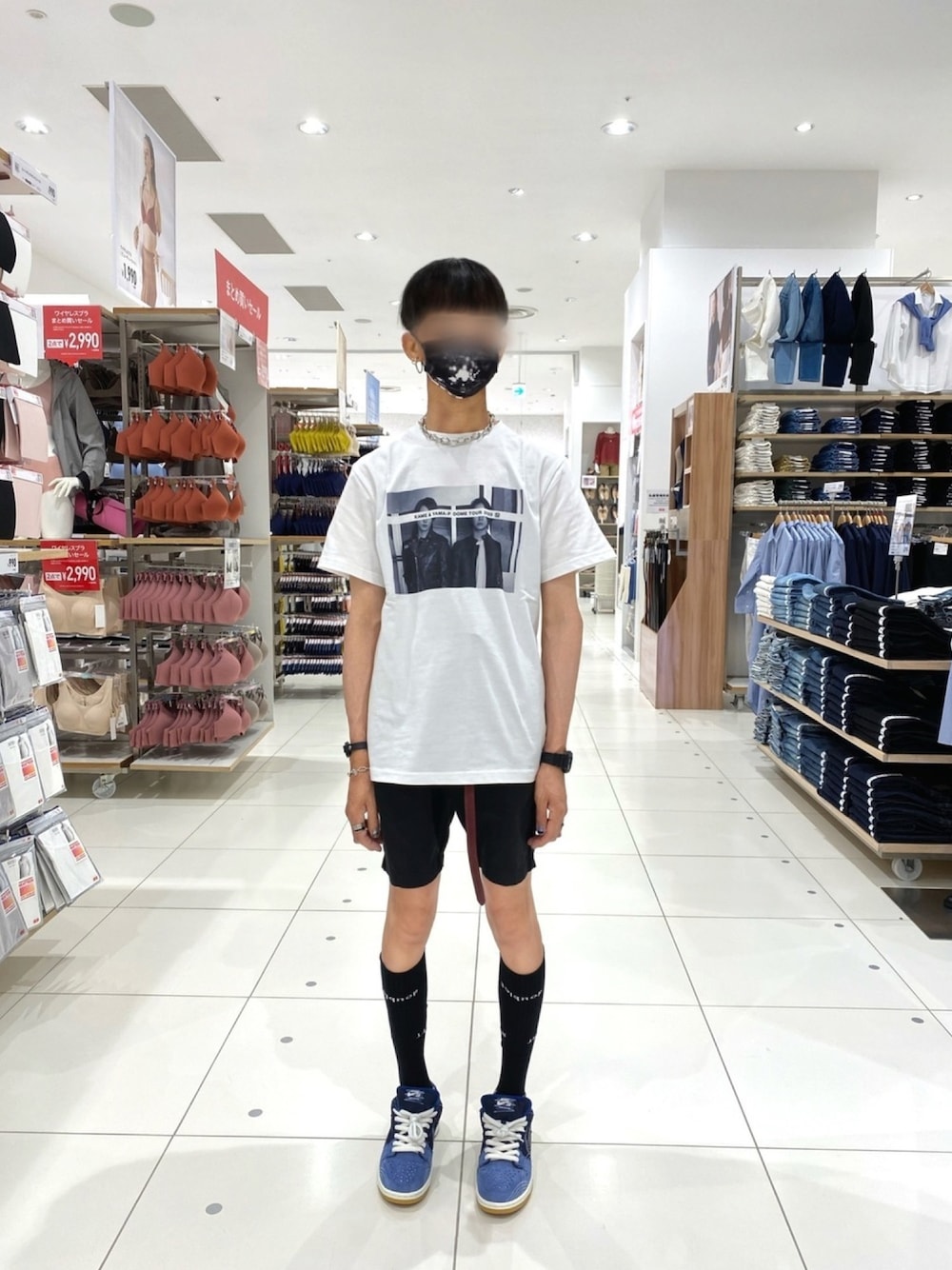 「オトナカジュアル、Tシャツ、ショートパンツ、ジャニーズ、fragmentdesign、god selection xxx、doublet、ハイソックス、nike sb 、Sashiko」｜「NIKE SBの【数量限定】ナイキエスビー ﾅｲｷSB ﾀﾞﾝｸ LOW PRO PRM CV0316-400（スニーカー、ブルー系）」を使った、TTY®︎さん（メンズ・174cm）の夏コーディネートの1枚目の写真