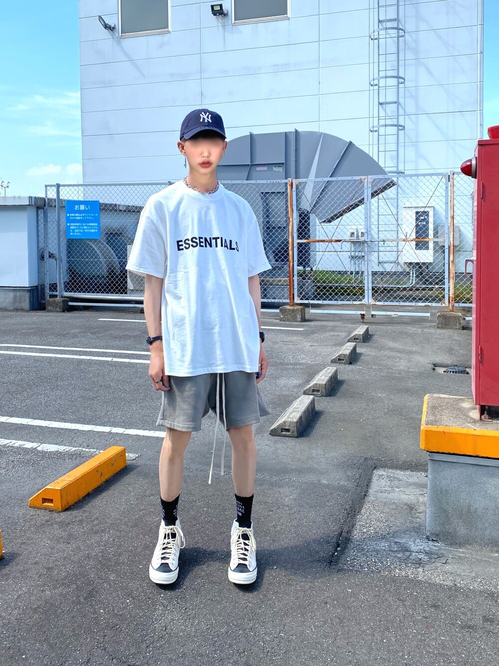 「オトナカジュアル、ストリート、ESSENTIALS、converse、NEW ERA、ベースボールキャップ、シヨートパンツ、antisocialsocialclub、白Tシャツ、ネイル」｜「NEW ERAのニューエラ 9TWENTY キャップ ストラップバック ウォッシュドコットン MLB NEW ERA（キャップ、ブルー系）」を使った、TTY®︎さん（メンズ・174cm）の秋コーディネートの1枚目の写真