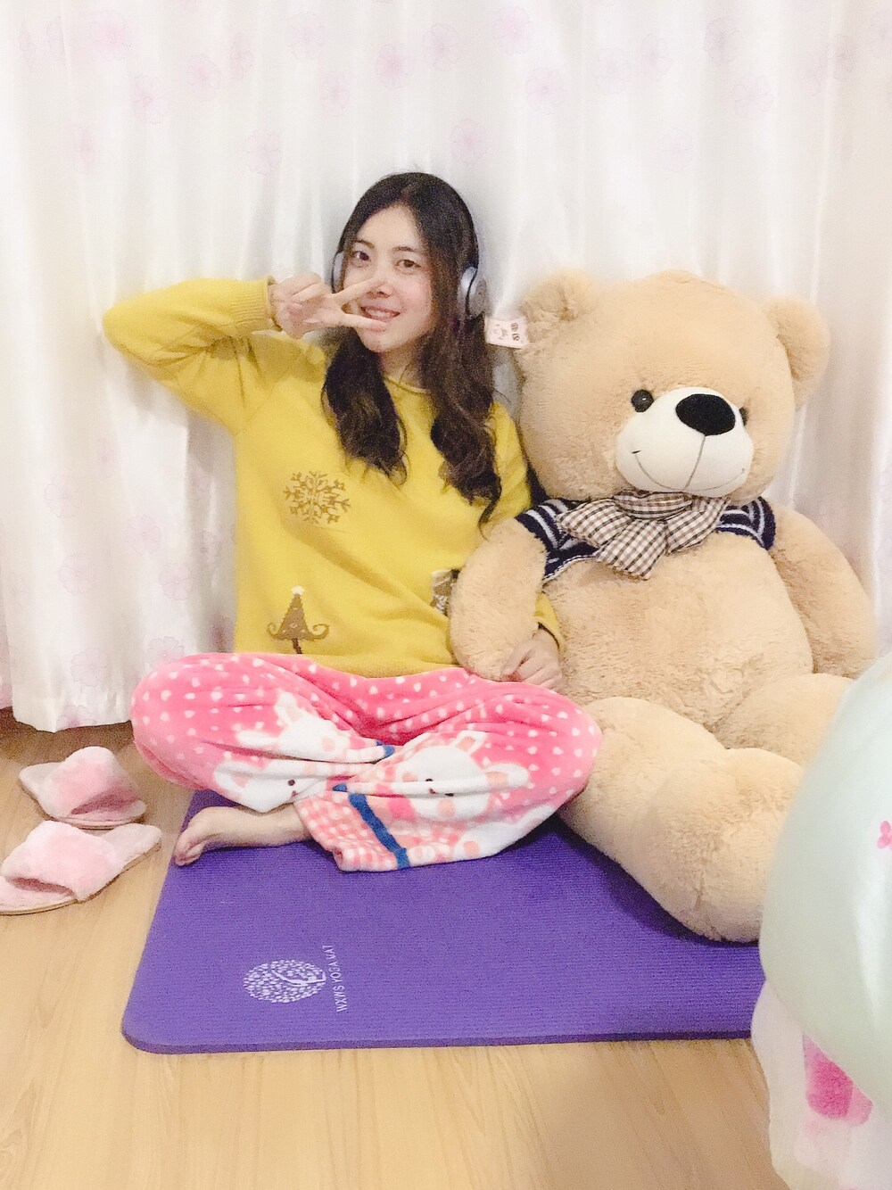 「MYneのアイテム（ジャケット/アウター、オレンジ系）」を使った、とうねいさん（レディース・162cm）の冬コーディネートの1枚目の写真